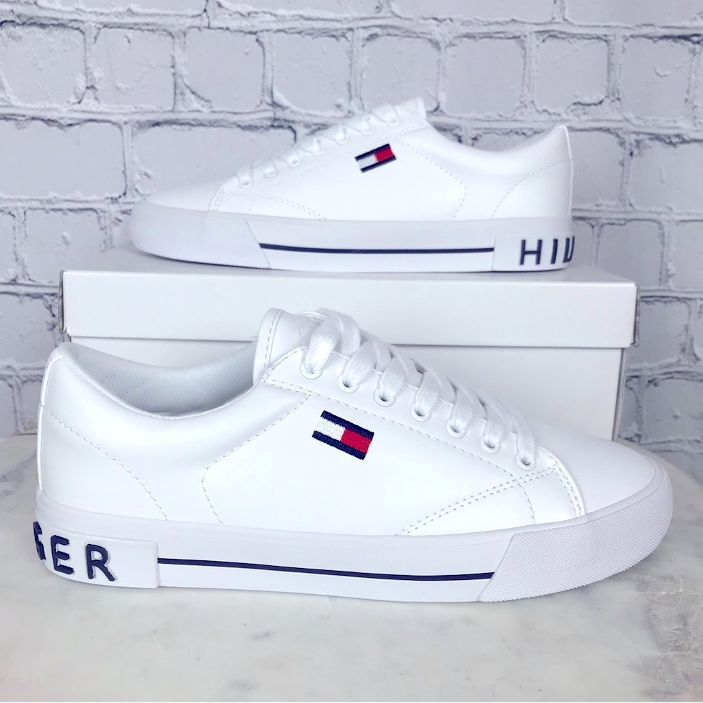 Tommy Hilfiger Flint-3 - M Women’s High Fashion Brand Sneakers Size 8.5 - White